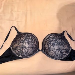 Victoria secret plunge 36D